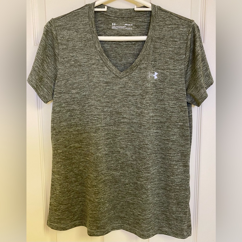 Under Armour Women’s Short sleeve T shirt size Medium
